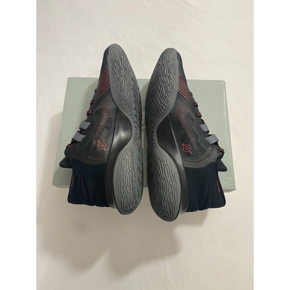 Athletic_Shoes
